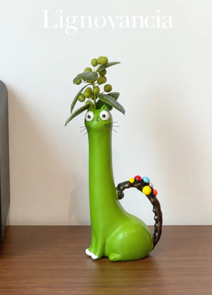 Lignovancia cat-shaped resin vase