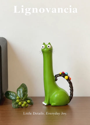Lignovancia cat-shaped resin vase
