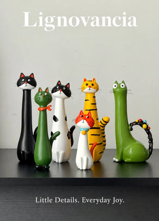 Lignovancia cat-shaped resin vase