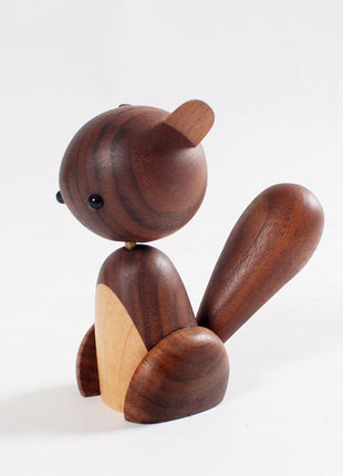 Holz-Eichhörnchenfigur, Rückenansicht, braunes Holzdesign mit beigem Vorderbereich
