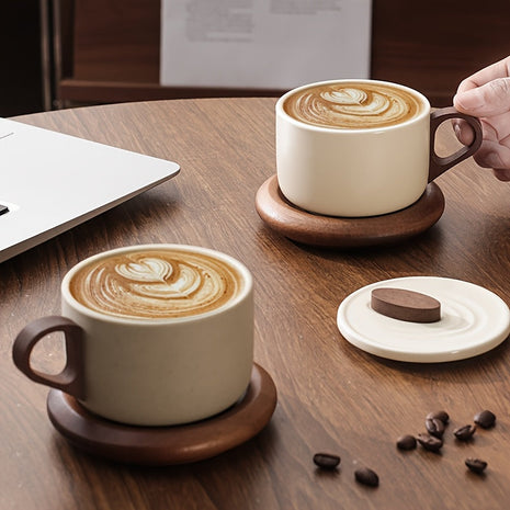 Lignovancia Keramik-Kaffeetasse mit Holzgriff und Untersetzer, cremefarben, Deckel abgenommen