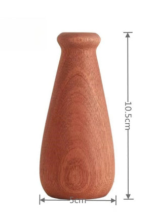 Holzvase aus Massivholz: bauchige Tropfenform, rötlich-braun, Maßangabe 10,5 cm