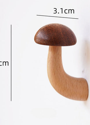Holz-Pilz-Kühlschrankmagnet mit braunem Hut und hellem Holzstiel, fein gemaserte Oberfläche