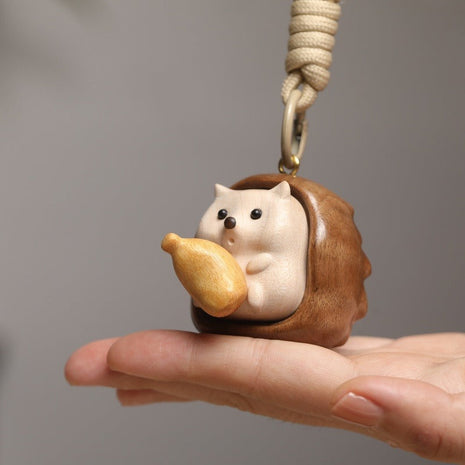 Süßer Igel Taschenanhänger aus Edelholz mit Magnet-Banane | Kreativer Schlüsselanhänger | Gopure Studio Gopure Studio
