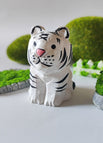 Sitzender Tiger Weiß