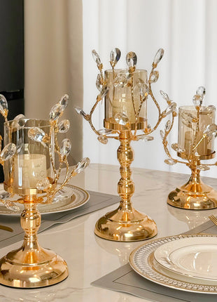 Goldener Glas-Kerzenhalter mit Kristallzweigen, gläserner Hülse und breiter Fußplatte