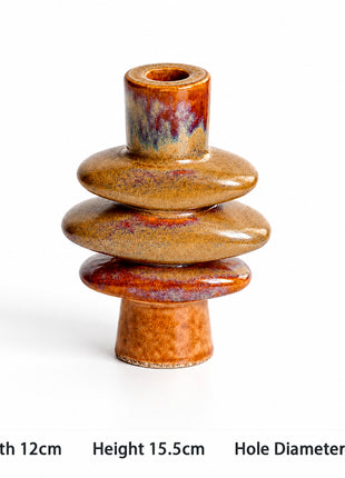 Gestapelter Keramik-Kerzenhalter, bernstein-braune Glasur, offene Kerzenmulde oben
