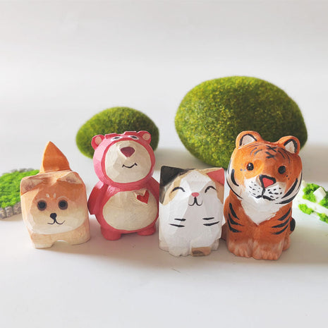 Handgeschnitzte Holzfiguren-Tiere aus Massivholz, vier Figuren: Katze, Hund, Tiger, weitere