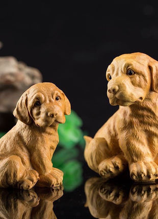 Zwei Holzfiguren Golden Retriever aus Thuja-Holz, sitzend, spiegelverkehrt