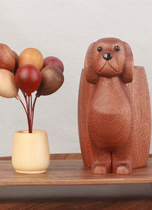 Brauner Hund-Stifthalter aus Massivholz mit Holztablett und Stiftfächern