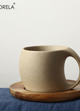 Kaffeetasse aus Keramik mit Akazienholz-Tablett, beiger Farbton